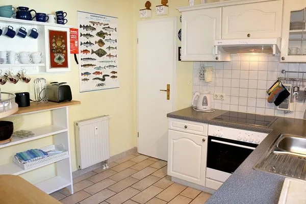 Küche mit Hauswirtschaftsraum/Vorratskammer Waldsiedlung W9.5