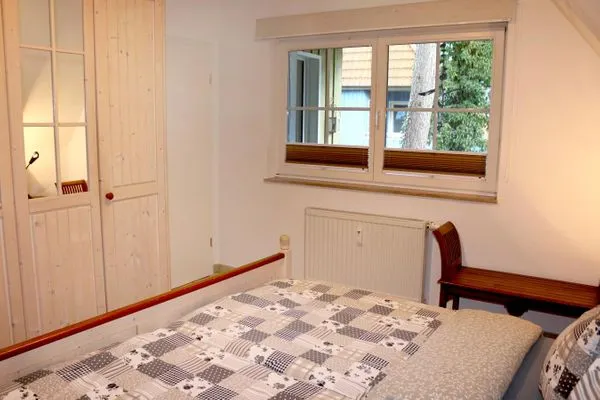 und großem Kleiderschrank Waldsiedlung W9.5