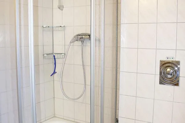 Dusche, WC im Bad (I) Waldsiedlung W9.5