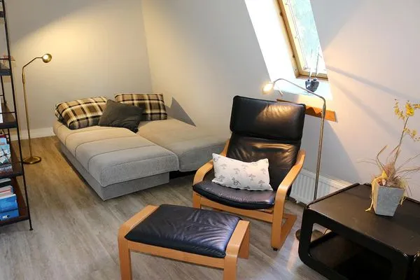 Couch ausgeklappt, als Aufbettung für weitere Personen Waldsiedlung W9.5