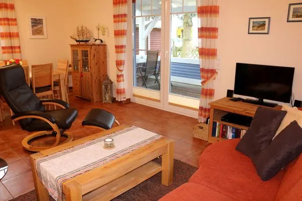 Fernseher im gemütlichen Wohnzimmer  Küstenwind