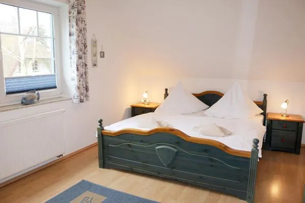 2. Schlafzimmer mit Doppelbett  Küstenwind