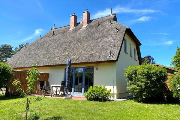 Garten auf der Südseite des Hauses  Morgensünn