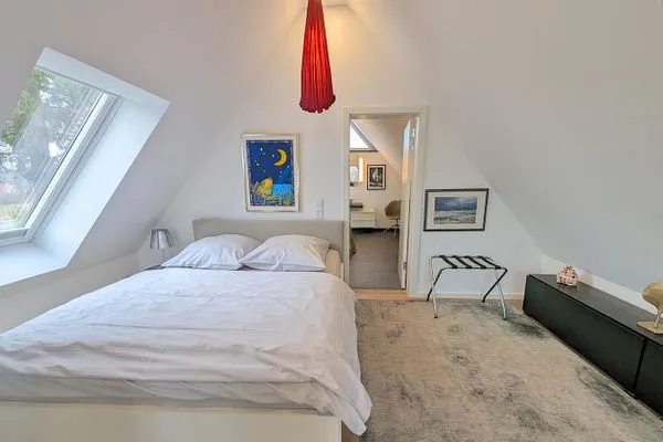 Doppelbett mit traumhafter Aussicht (Sichtschutz an den Fenstern durch Plissees) Haus Gretchen Galerie