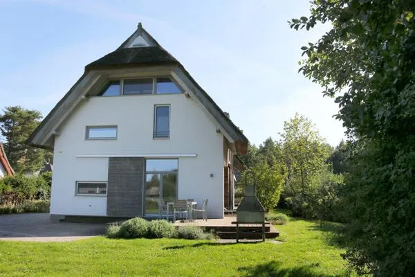 großzügiges Grundstück mit Garten  Achternhus Fiete