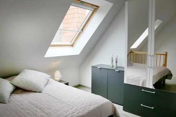 der offene Schlafbereich befindet sich im Dachgeschoß  Heckenrose W5