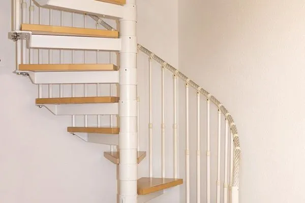 Wendeltreppe als Zugang zum Schlafbereich im Dachgeschoß Katharinas Ferienhaus Wohnung 4