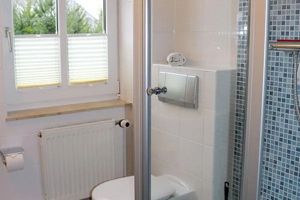 Dusche & WC im Badezimmer Katharinas Ferienhaus Wohnung 4