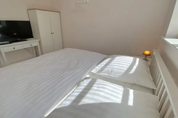 ebenfalls mit TV  Steuerbord