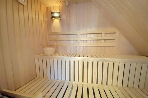 und Sauna  Steuerbord