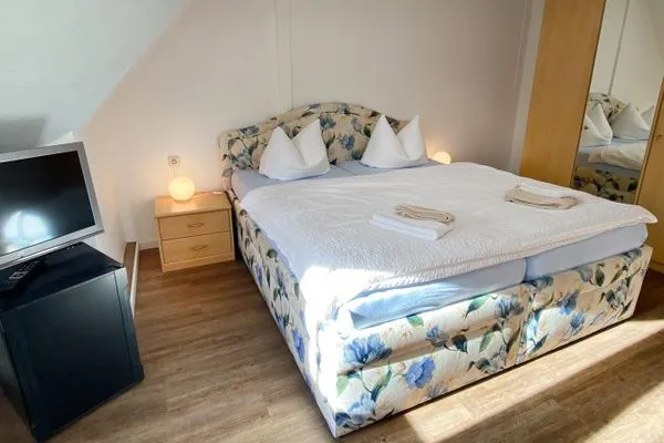 Kleiderschrank mit viel Stauraum Haus Kleist Zimmer 2