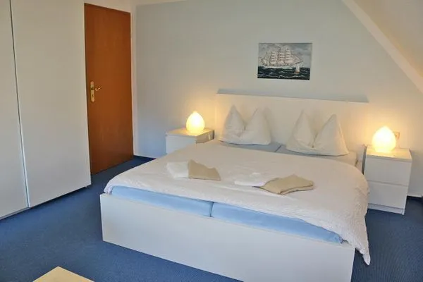 Doppelzimmer mit Kleiderschrank Haus Kleist Zimmer 3