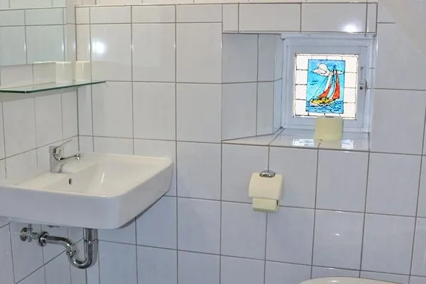 Bad mit Dusche und WC Haus Kleist Zimmer 3