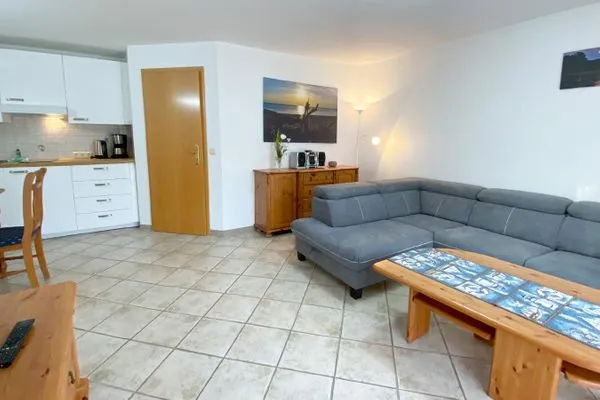 Wohnzimmer mit Küchenteil Haus Kleist Wohnung 1
