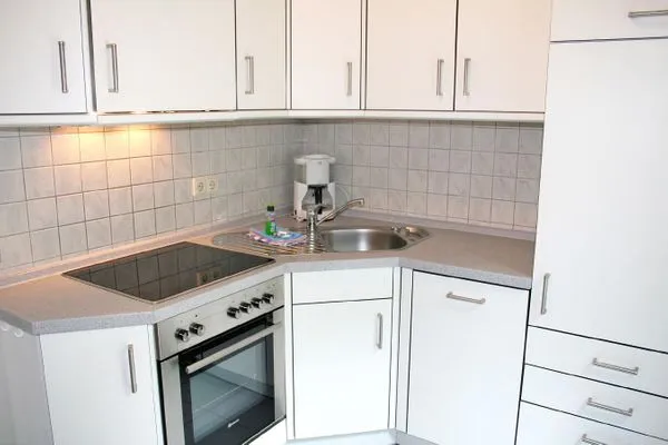 Küche mit Backofen, Cerankochfeld, Kühlschrank, Kaffeemaschine & Co Katharinas Ferienhaus Wohnung 2