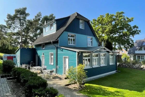 Südansicht des Hauses mit den Terrassen Katharinas Ferienhaus Wohnung 2