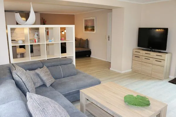 großer Flachbild TV im Wohnbereich Haus Kleist Wohnung 4