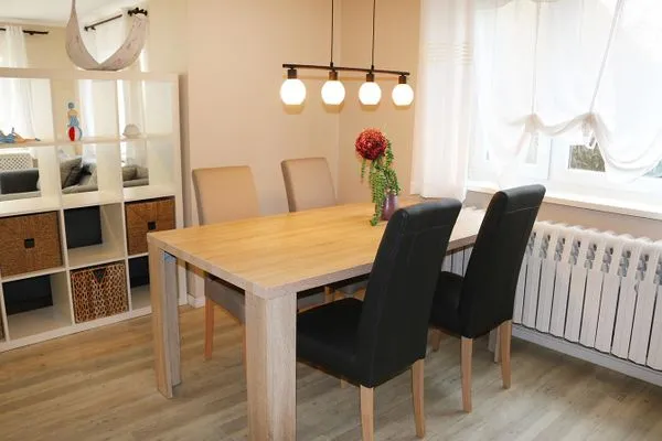 Esstisch mit Platz für 4 Personen Haus Kleist Wohnung 4