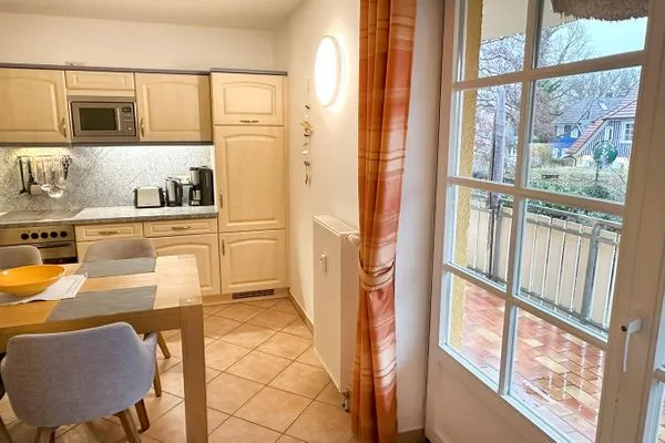 direkter Zugang zum großen Süd-Balkon  Deichrose W9