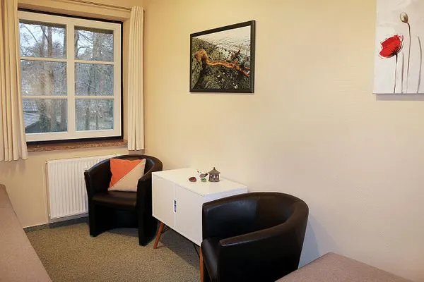 kleine Sitzecke im Gästezimmer/ Schlafzimmer  Deichrose W9