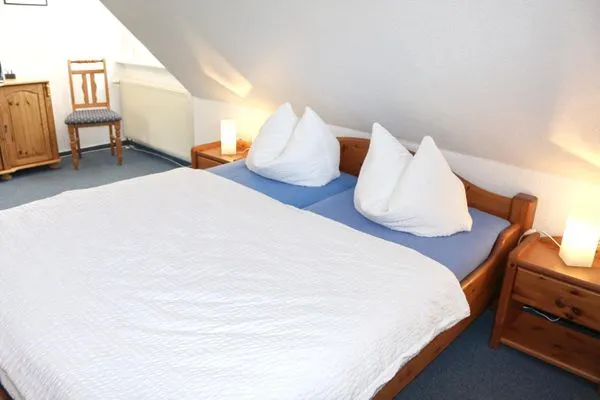 Bettwäsche und Handtücher sind inklusive Haus Kleist Zimmer 4