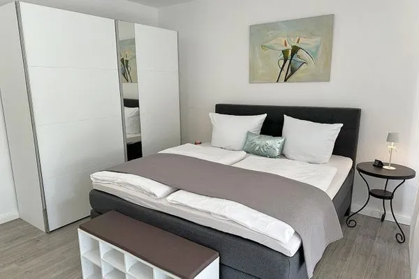 großer Kleiderschrank Waldsiedlung W10.3