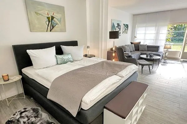 Bett mit durchgehender Matratze Waldsiedlung W10.3