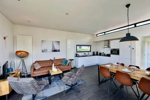  EuroParcs Bad Meersee Chalet Coastline Zeeland mit Zaun Haus Nr. 80