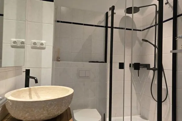Badezimmer  Alter Reichshof, App. 303 mit Meerblick und Balkon