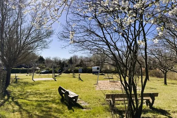 Spielplatz in Sonnholm, Westerholz ca. 50 m entfernt  VITA Sonnholm