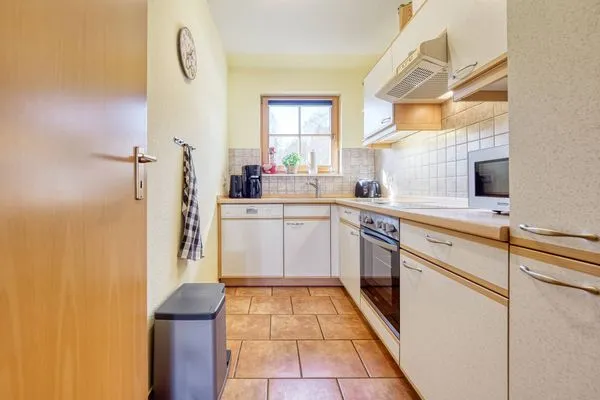 Blick in die separate Küche Ferienpark Freesenbruch Wohnung 4.4 - Seeschwalbe
