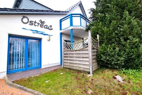 Fassade / Eingang  Ferienwohnung Ostrea Breege - mit Garten und Grill