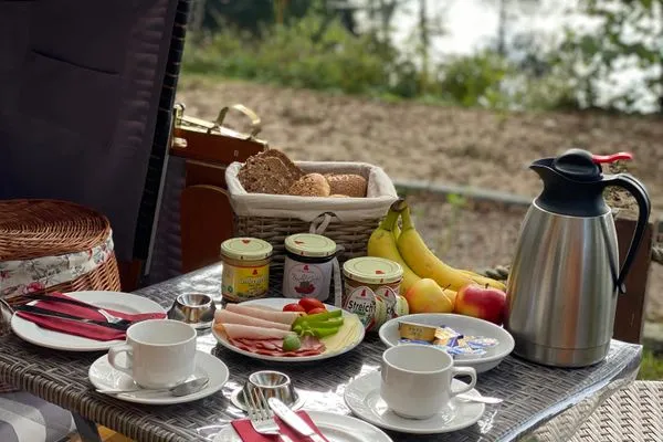   10 Premium Camping Pod "Südfall"