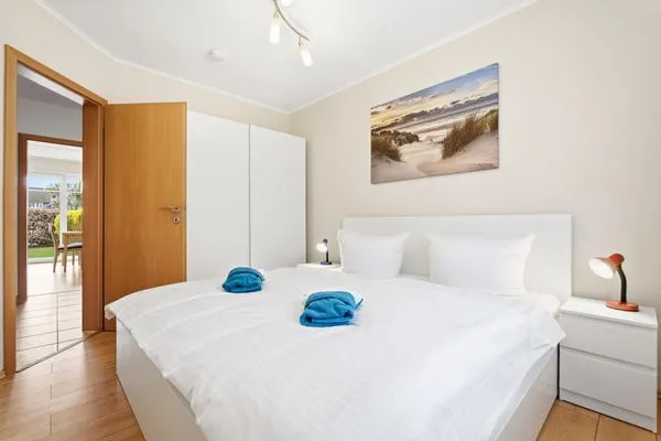 Schlafzimmer mit Doppelbett  Windflüchter