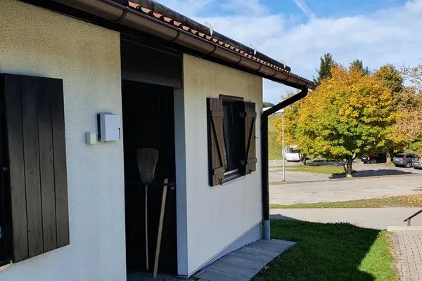 Fassade / Eingang Feriendorf Hochbergle Haus 1