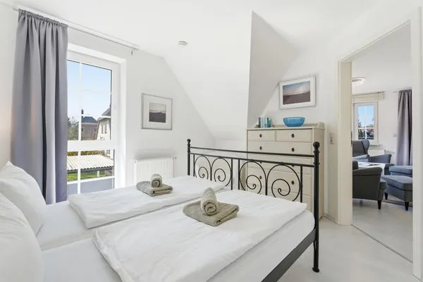 Schlafzimmer mit Doppelbett  Rosenberg-Siedlung 21a/2