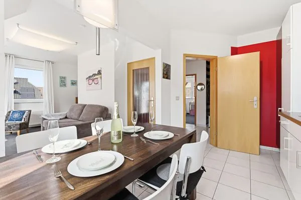 Wohnbereich mit Esstisch  Ferienwohnung Ohana