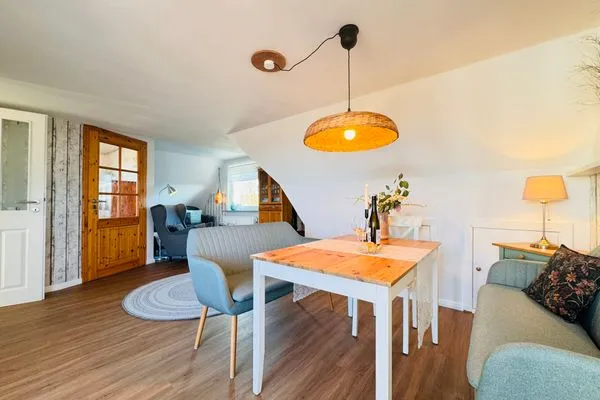 Wohnzimmer mit Essplatz und Meerblick  Nordkiek No. 8