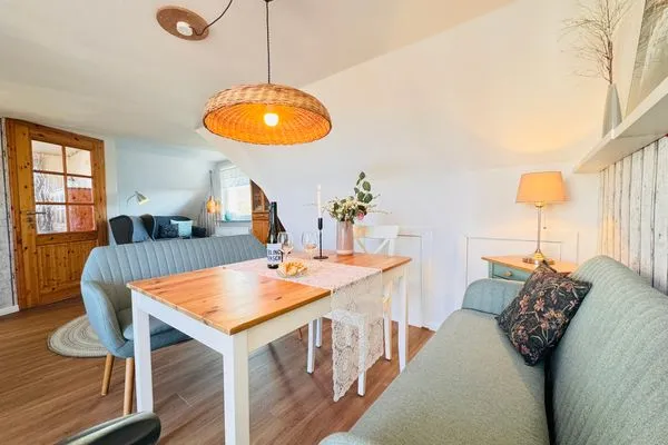 Wohnzimmer mit Essplatz und Meerblick  Nordkiek No. 8