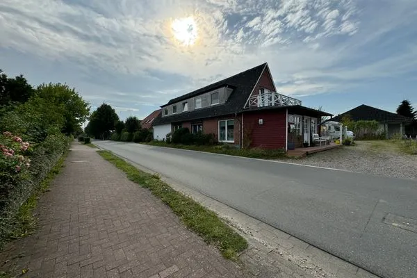 Das Haus in der Haffstraße 8 mit Ferienwohnung Nordkiek No. 8, Nordlicht und Ankerplatz No. 8  Nordkiek No. 8