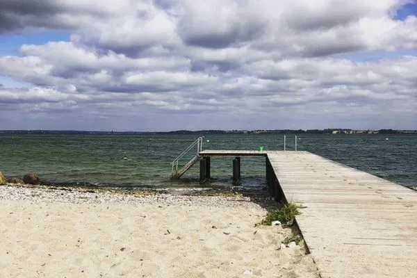 Badesteg am Strand von Westerholz - mit DLRG-Station  Nordkiek No. 8