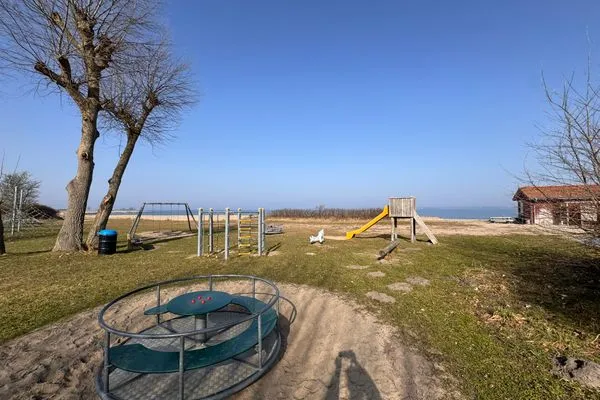 Spielplatz am Strand von Westerholz (im März)  Nordkiek No. 8