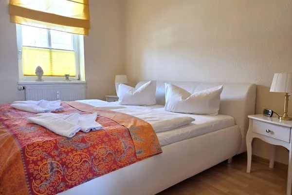 Schlafzimmer  Villa Johanna, App.1 - Bädervilla mit herrlichem Meerblick