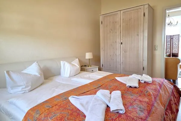 Schlafzimmer  Villa Johanna, App.1 - Bädervilla mit herrlichem Meerblick