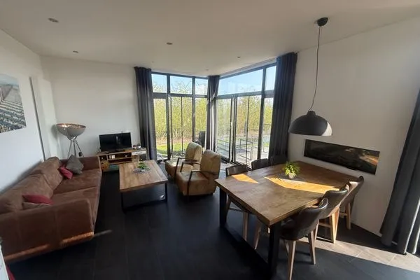  EuroParcs Bad Meersee Chalet Küstenzeit mit Zaun Haus Nr. 97