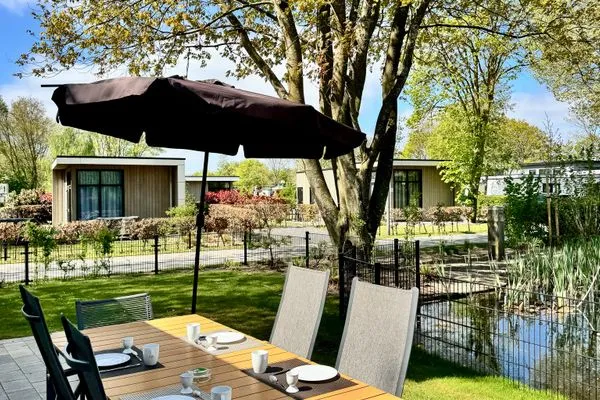  EuroParcs Bad Hoophuizen Chalet am Wasser für 6 Personen Nr. Zuiderzee 21