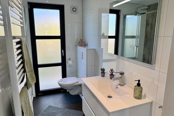  EuroParcs Bad Hoophuizen Chalet am Wasser für 6 Personen Nr. Zuiderzee 21