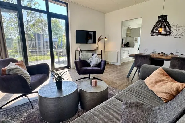  EuroParcs Bad Hoophuizen Chalet Glücksort mit Zaun Haus Nr Water03