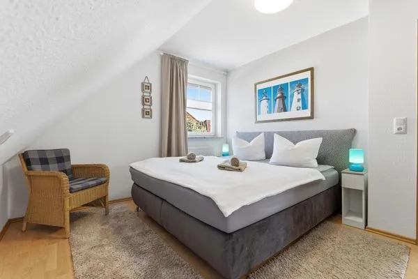 Schlafzimmer mit Doppelbett Hoppenberg 9 OG links - Zur Kogge