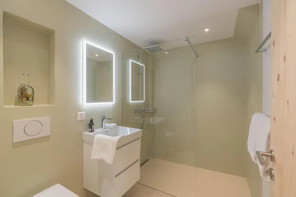 Badezimmer  Chesa Lagrev 3